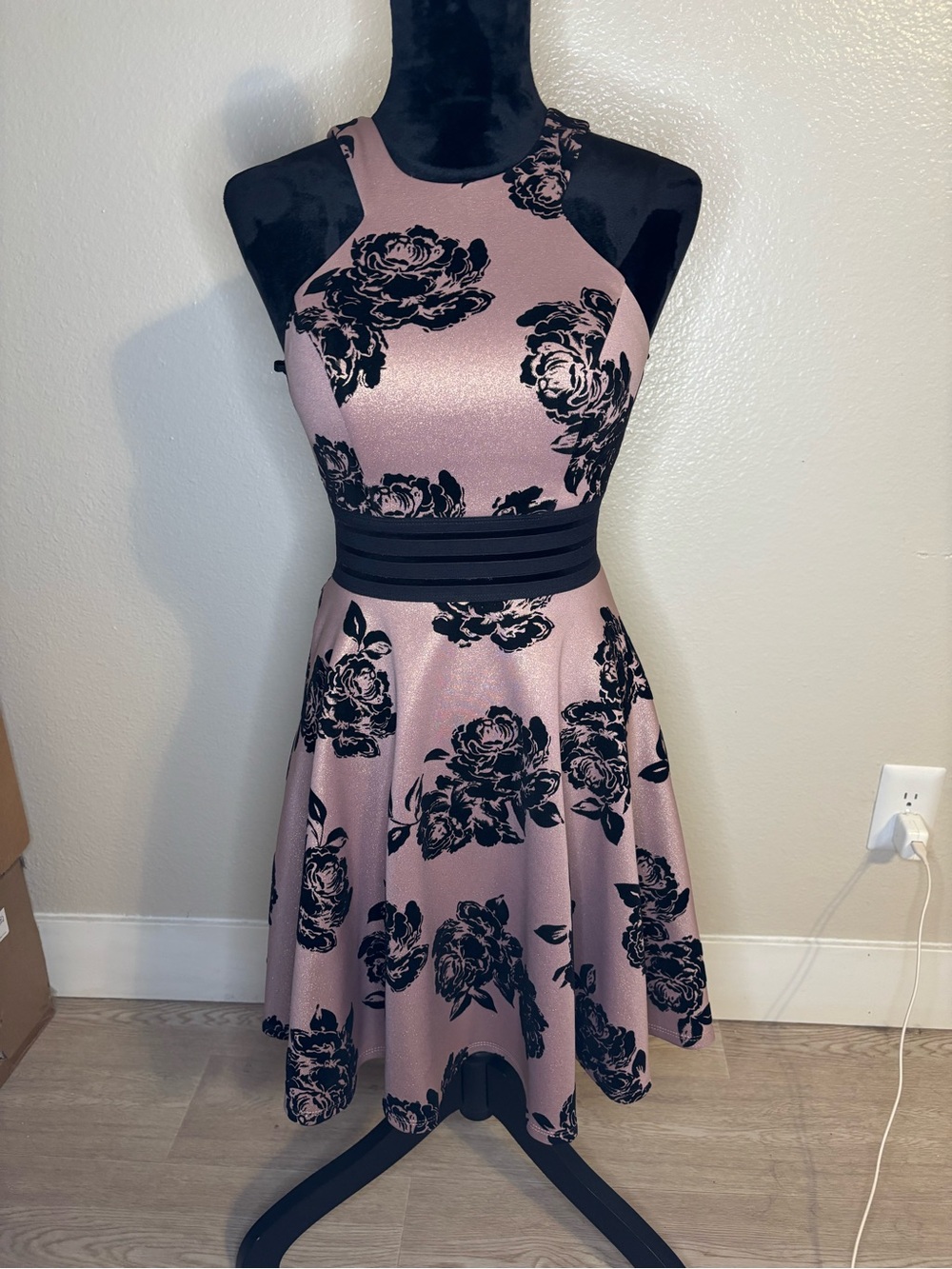 City Studio Dusty Pink & Black Roses Halter Floral Midi Dress Size 3